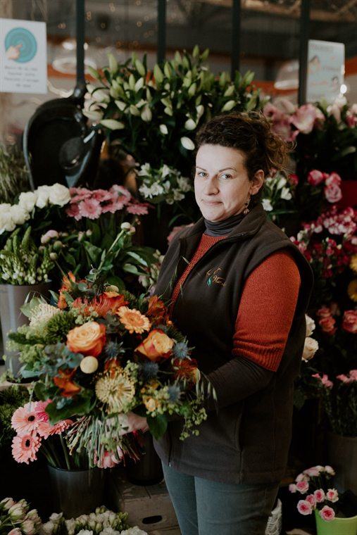 Aurélie Crespin, fleuriste à Saint-Pourçain-sur-Sioule, cliente Cerfrance Terre d'Allier